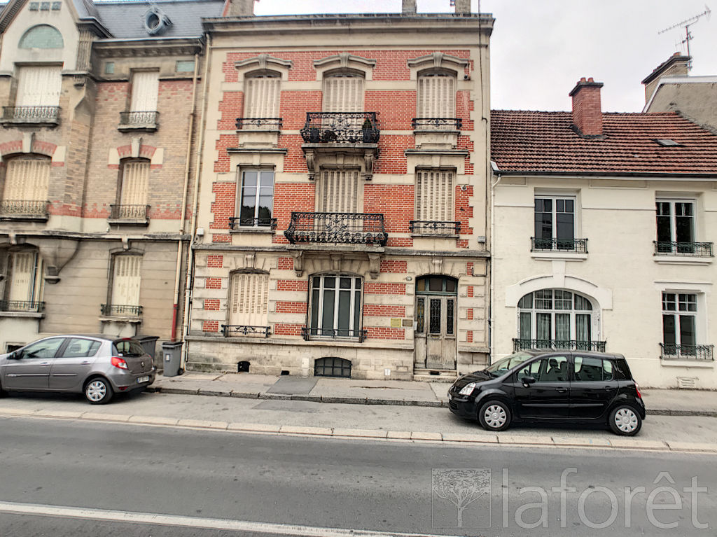 Achat appartement ChâlonsenChampagne 4 pièce(s) 75 m² 73 500 € ⇔ Laforêt Immobilier Achat appartement ChâlonsenChampagne 4 pièce(s) 75 m² 73 500 € ⇔ Laforêt Immobilier