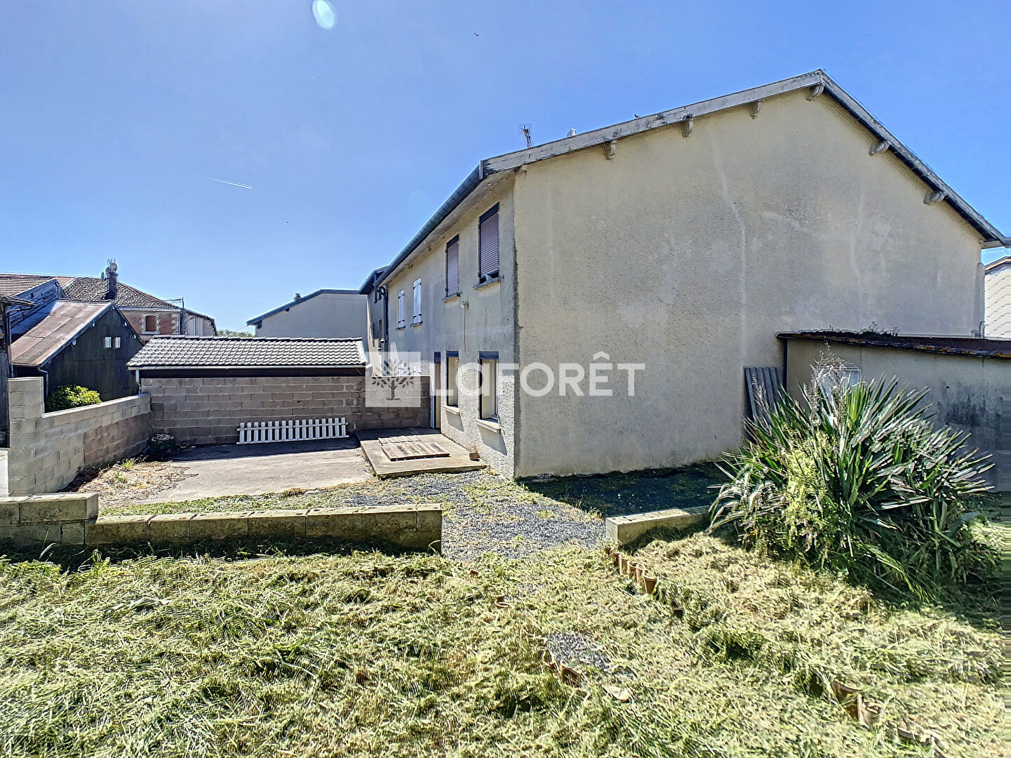 Achat maison La NeuvilleauPont 6 pièce(s) 131 m² 67 500 € ⇔