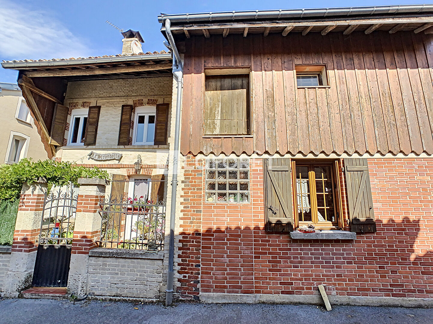 Achat maison La NeuvilleauPont 6 pièce(s) 177 m² 139 000 € ⇔