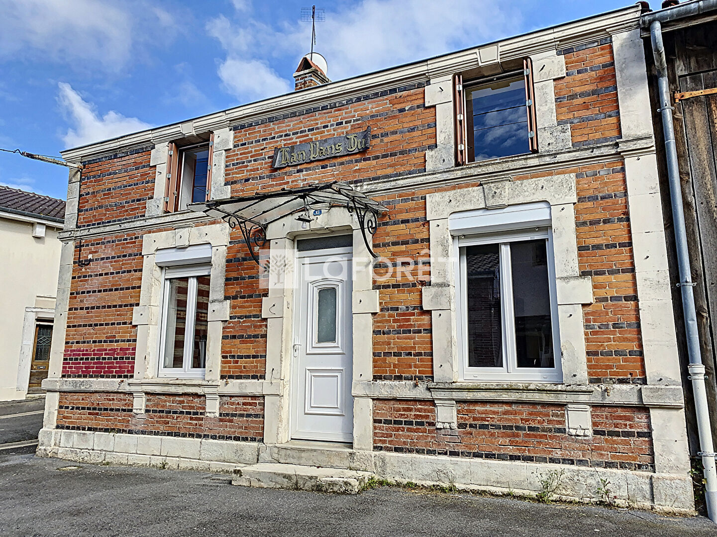 Achat maison La NeuvilleauPont 7 pièce(s) 153 m² 69 700 € ⇔