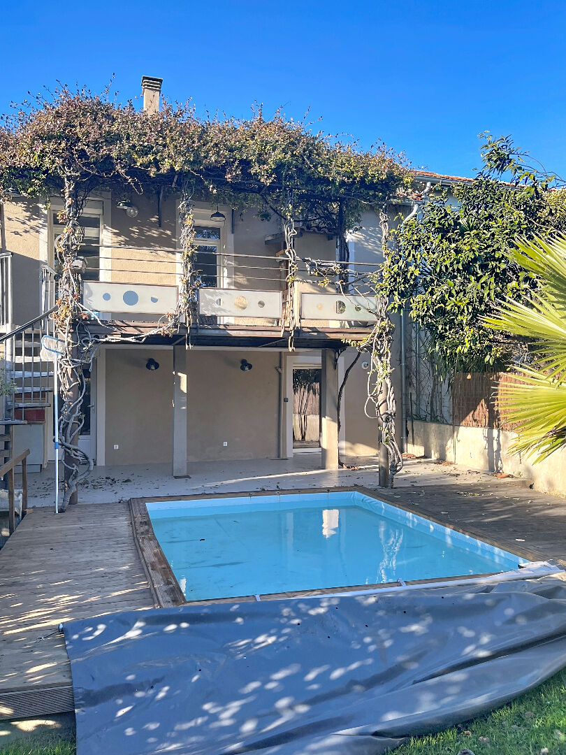 Maison à louer, 111m², Nîmes