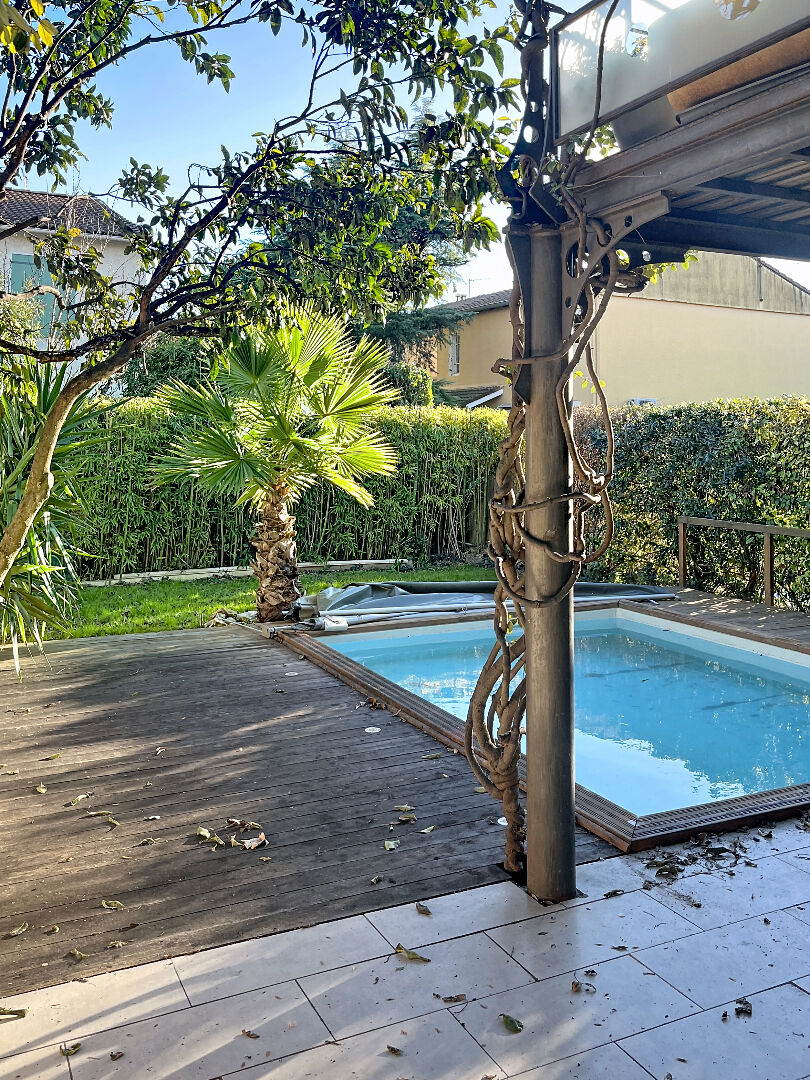 Maison à louer, 111m², Nîmes