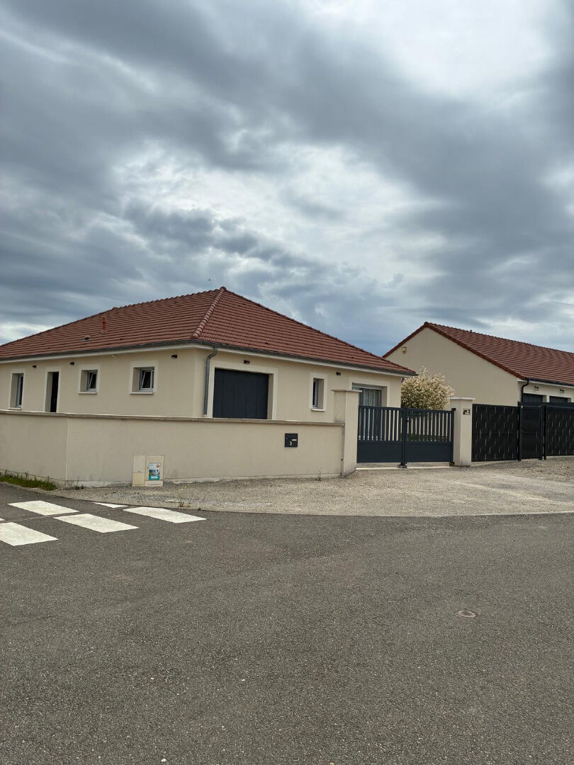 Maison à louer, 145m², Peigney