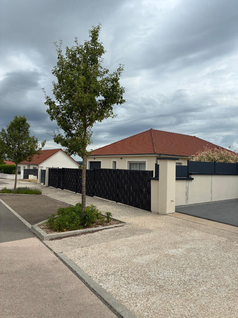 Maison à louer, 145m², Peigney