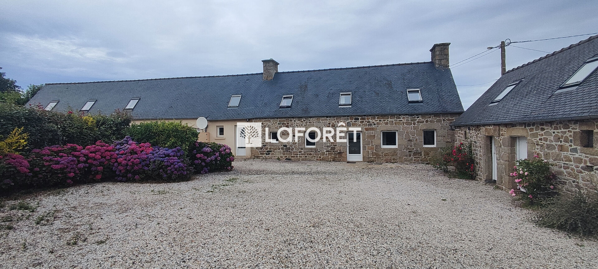 Maison à louer, 89m², Penvénan