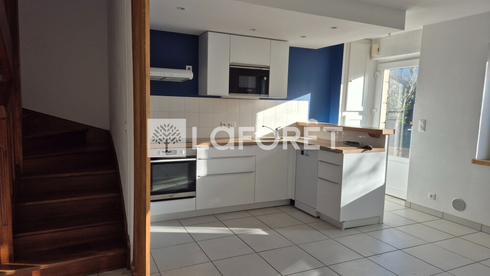 Maison à louer, 50m², Penvénan