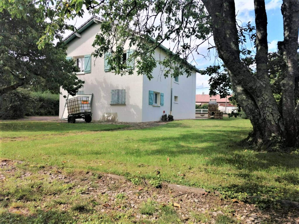 Achat maison près de NeuvillelesDames 5 pièce(s) 153 m² 215 000