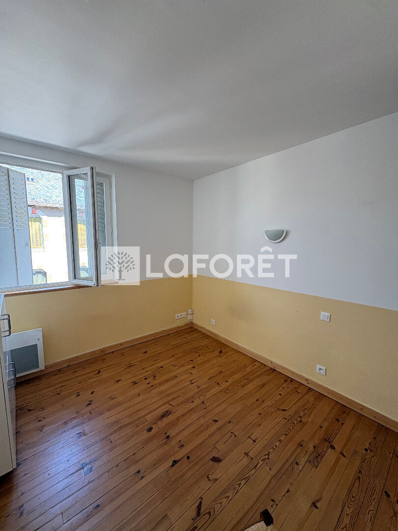 Maison à louer, 28m², RIOM ES MONTAGNES
