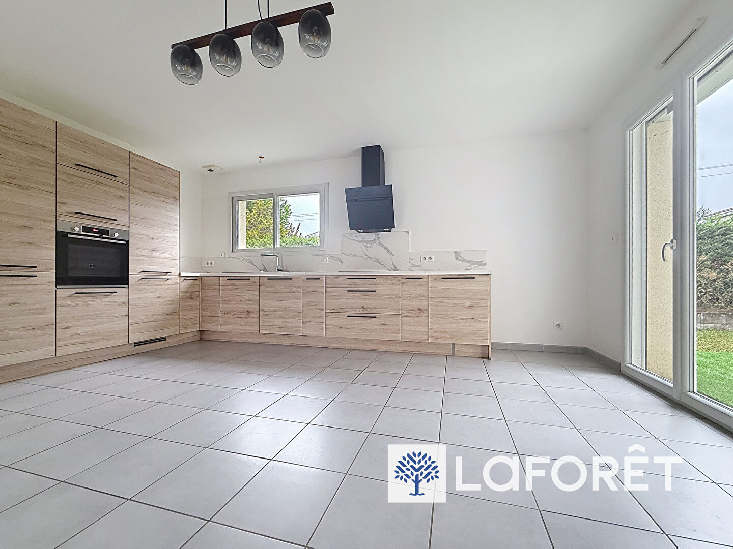 Maison a louer bourgoin-jallieu - 5 pièce(s) - 128.69 m2 - Surfyn