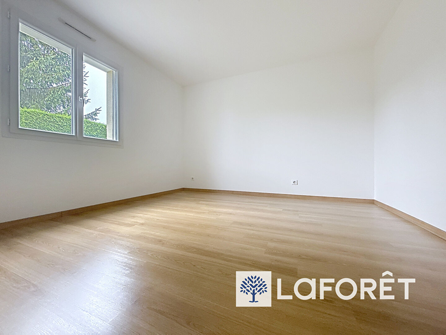Maison a louer bourgoin-jallieu - 5 pièce(s) - 128.69 m2 - Surfyn