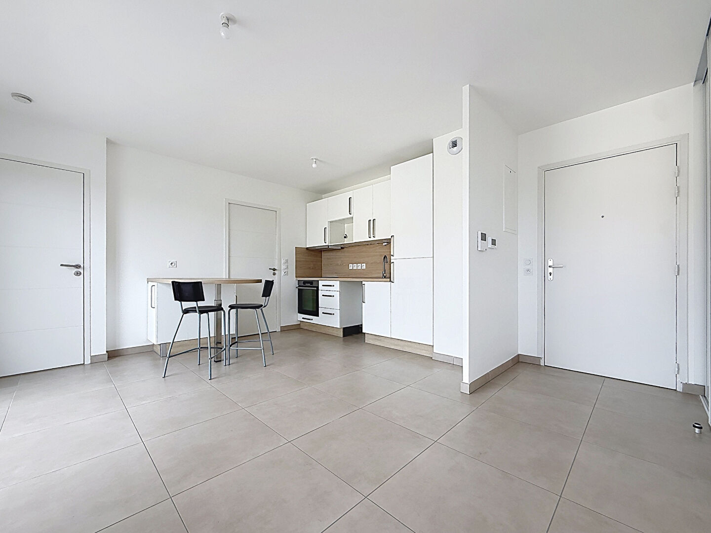 Maison à louer, 40m², L ISLE D ABEAU