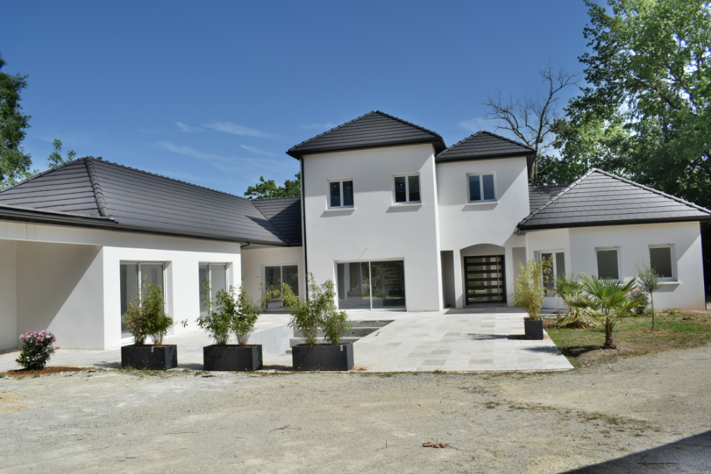 Achat Maison Pres De Cosnac 6 Piece S 288 M 440 000 Laforet Immobilier