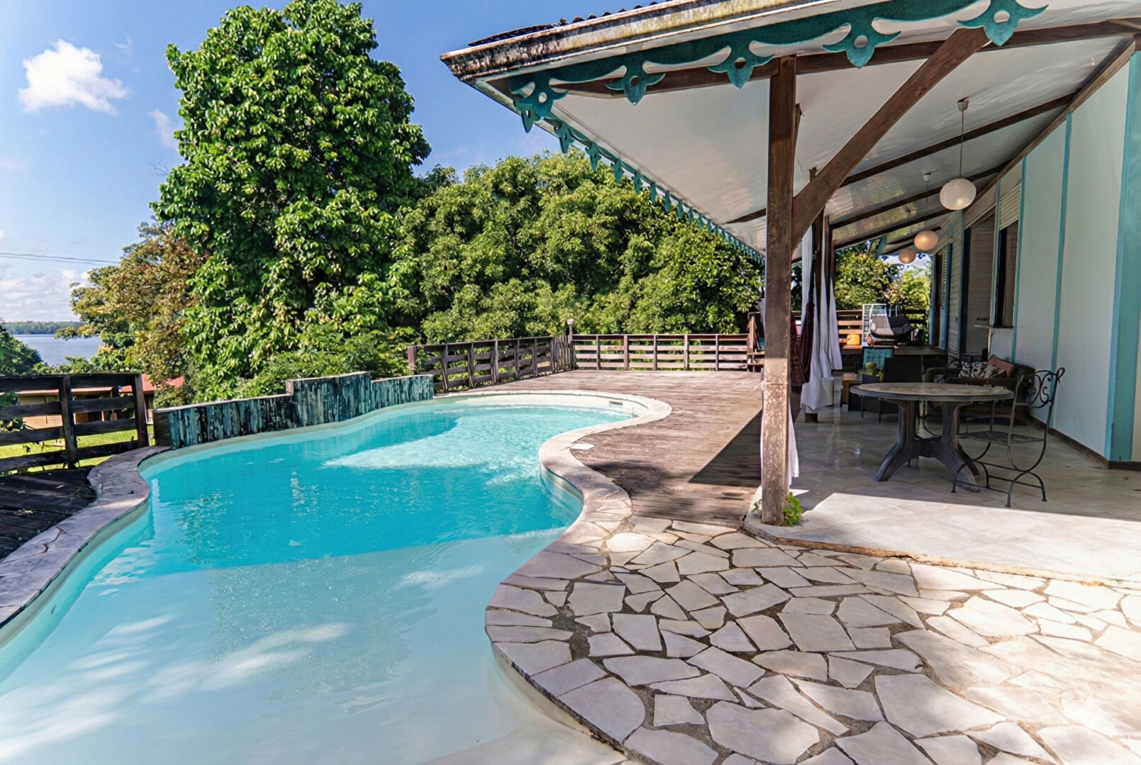 Maison à vendre, 190m², REMIRE MONTJOLY