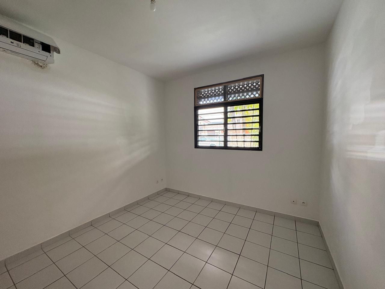 Maison à louer, 53m², CAYENNE
