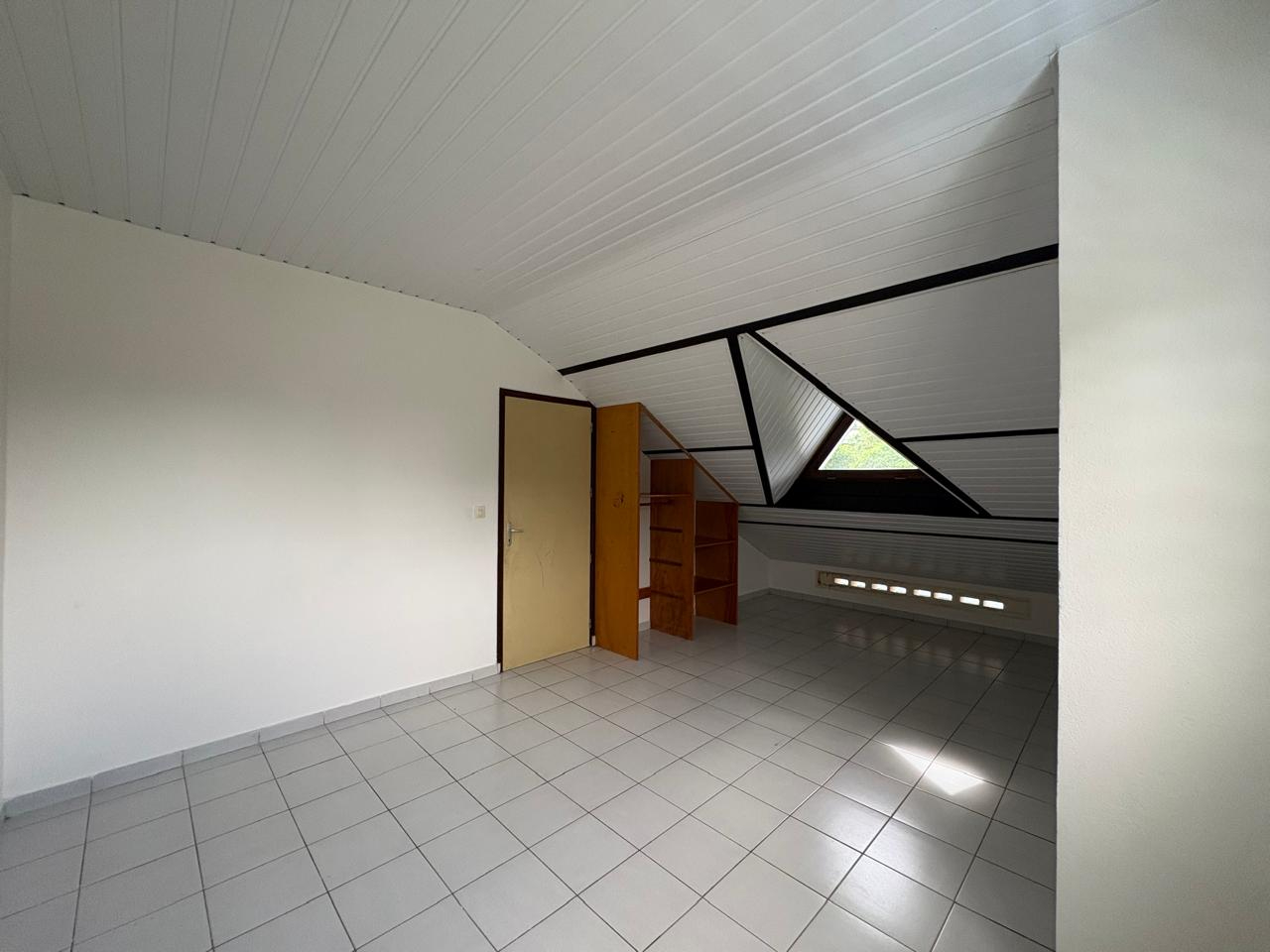 Maison à louer, 39m², CAYENNE