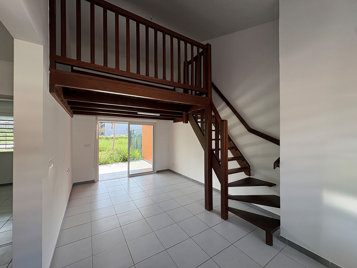 Maison à louer, 49m², REMIRE MONTJOLY