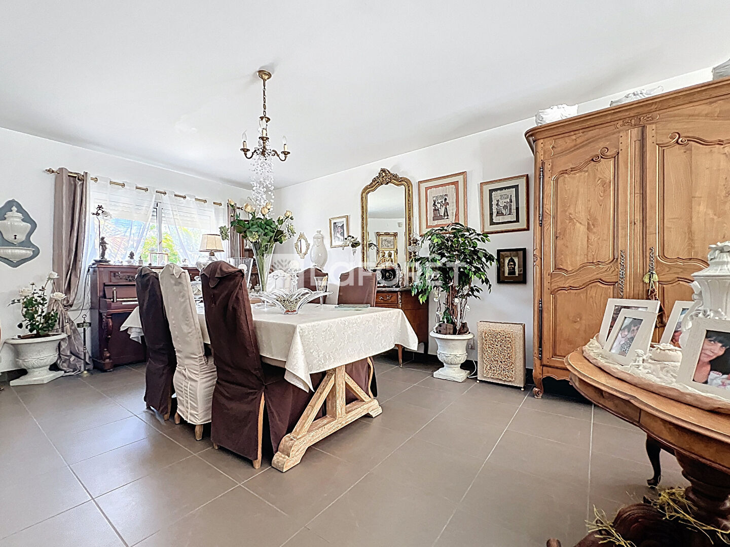 Maison T7 - 220m² - CHOLET — 7 pièces, 220 m², 6 chambres — photo 6