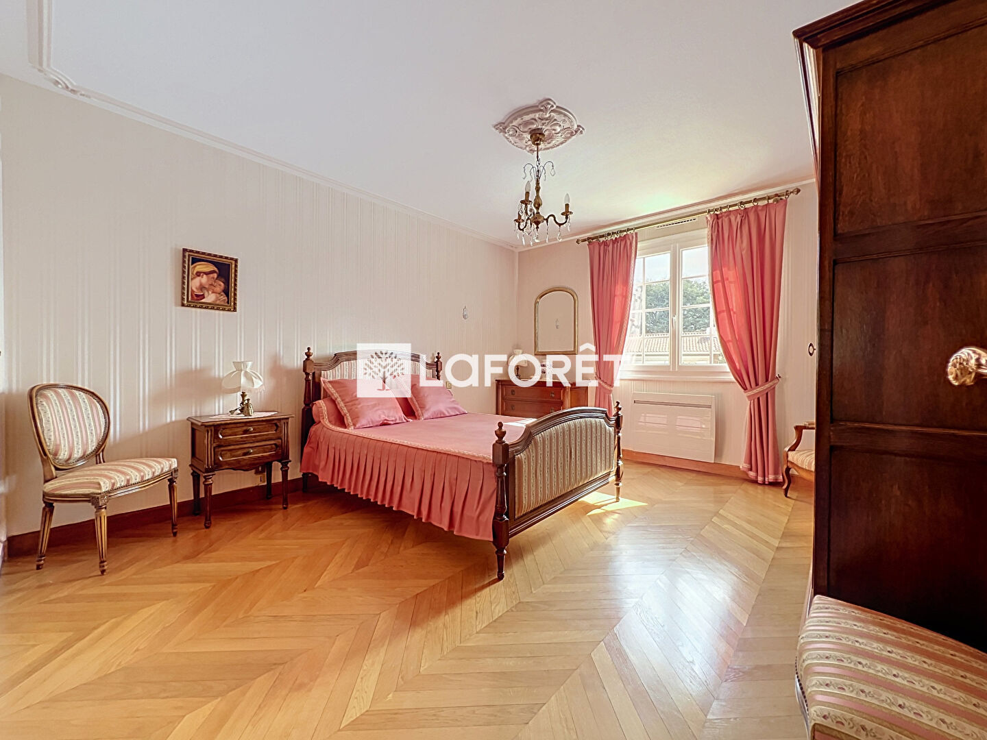 Maison T7 - 215m² - Cholet — 7 pièces, 215 m², 4 chambres — photo 5