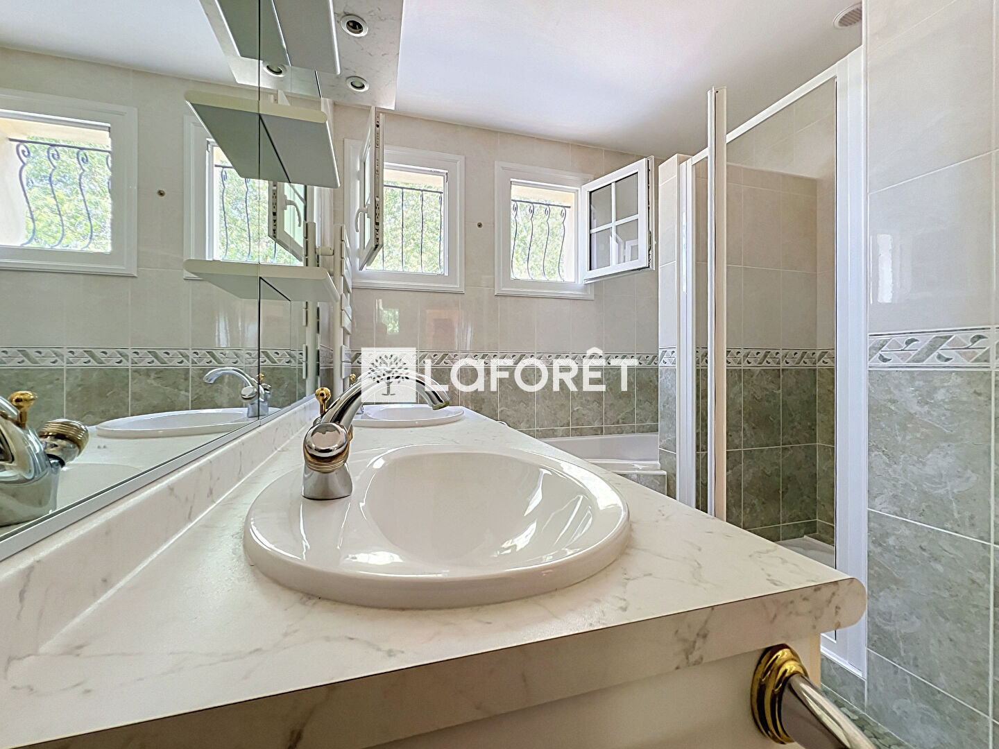 Maison T7 - 215m² - Cholet — 7 pièces, 215 m², 4 chambres — photo 8