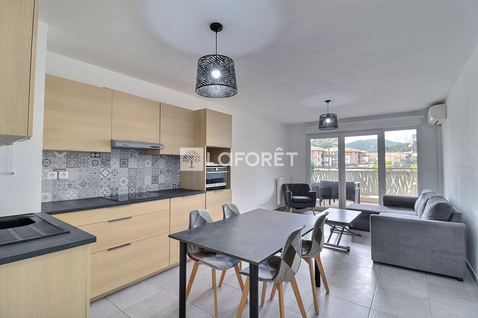 Maison à louer, 59m², Cuers