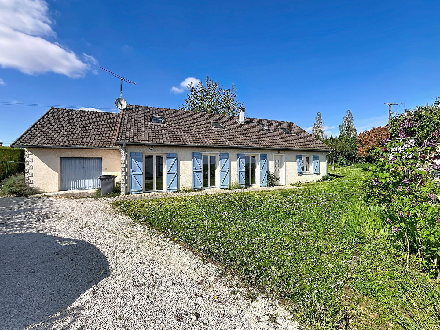 Maison à vendre, 140m², Bézouotte