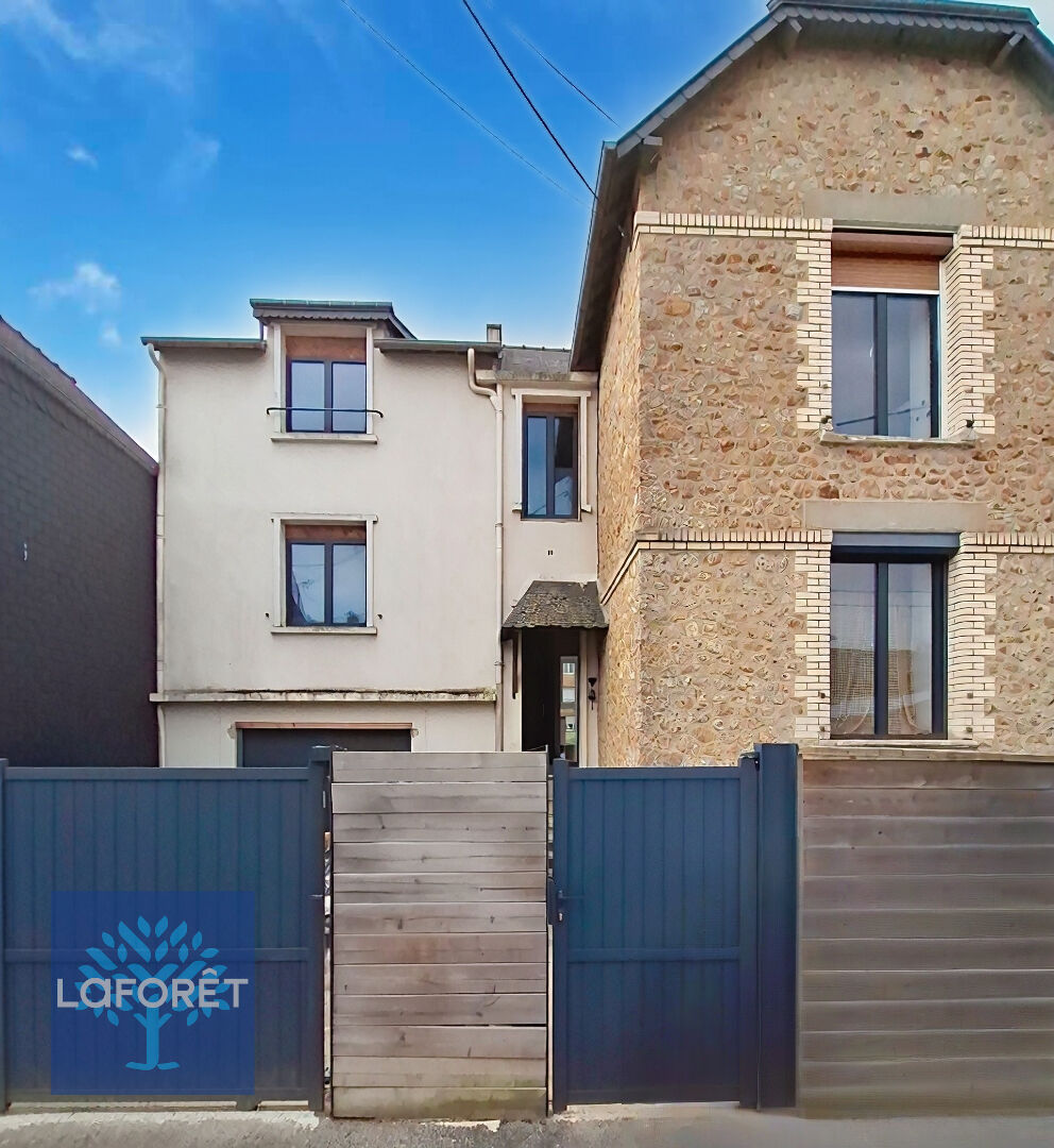 Maison à vendre, 140m², FOUGERES