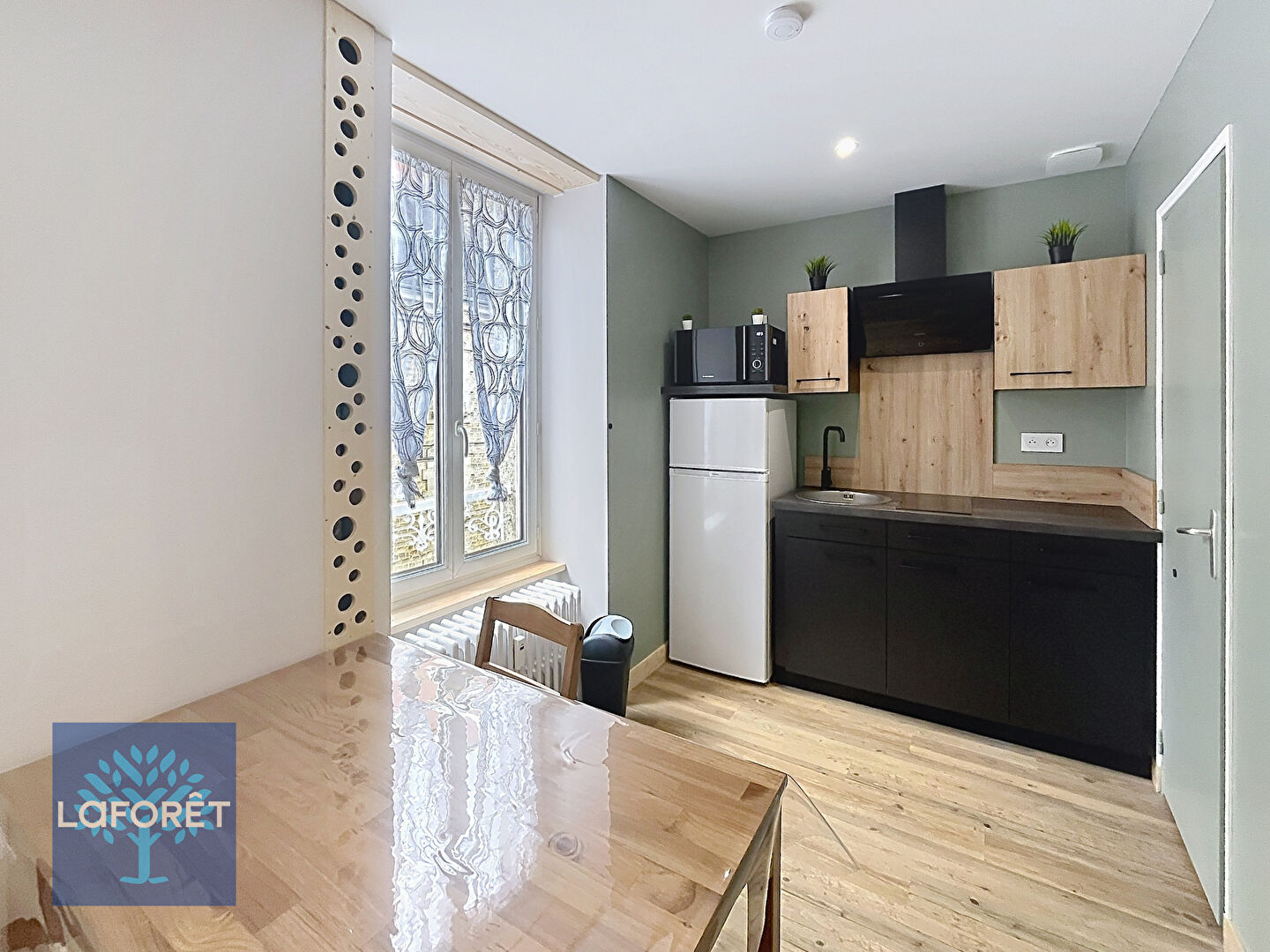 Maison à louer, 24m², FOUGERES