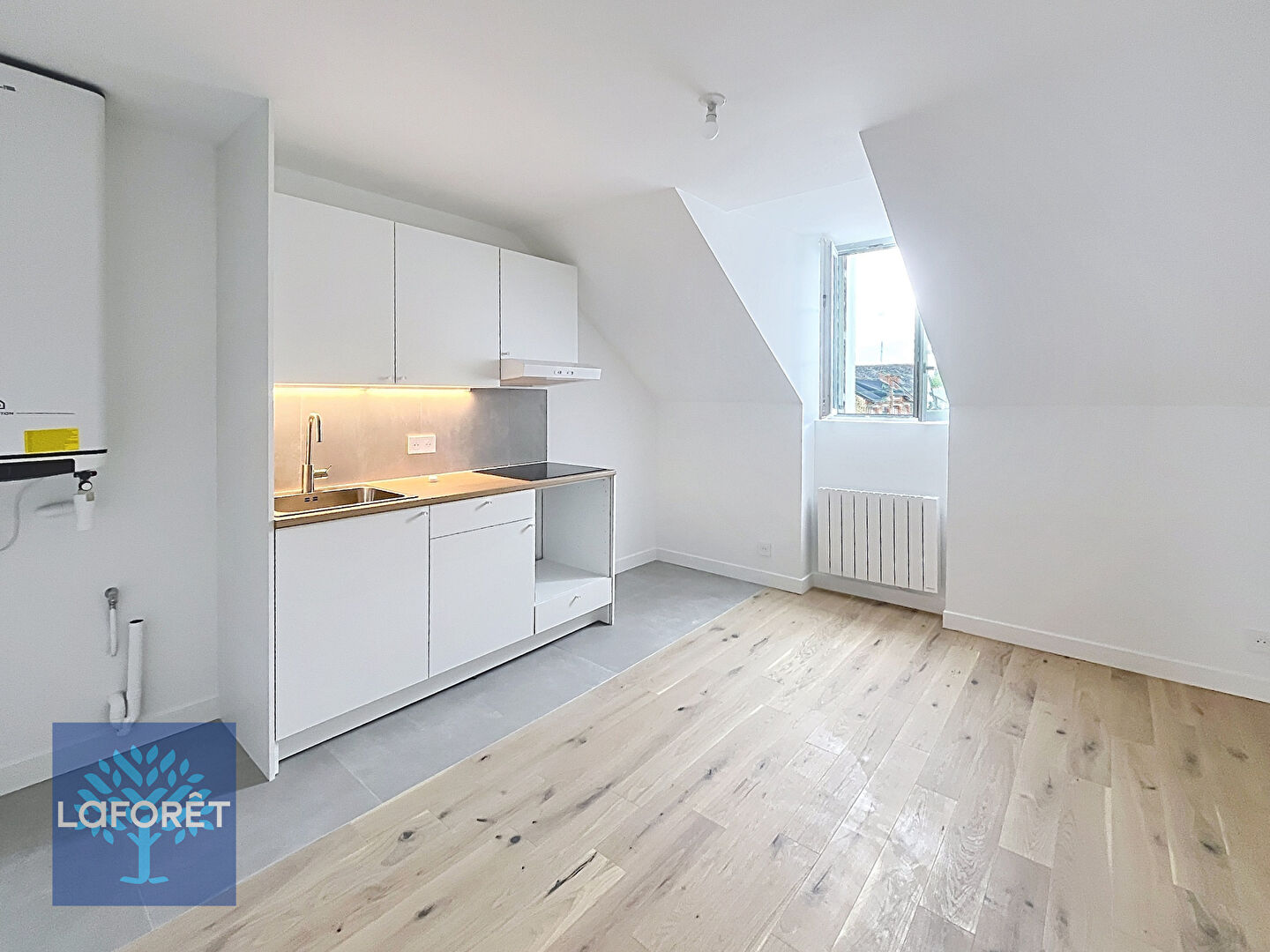 Maison à louer, 28m², FOUGERES