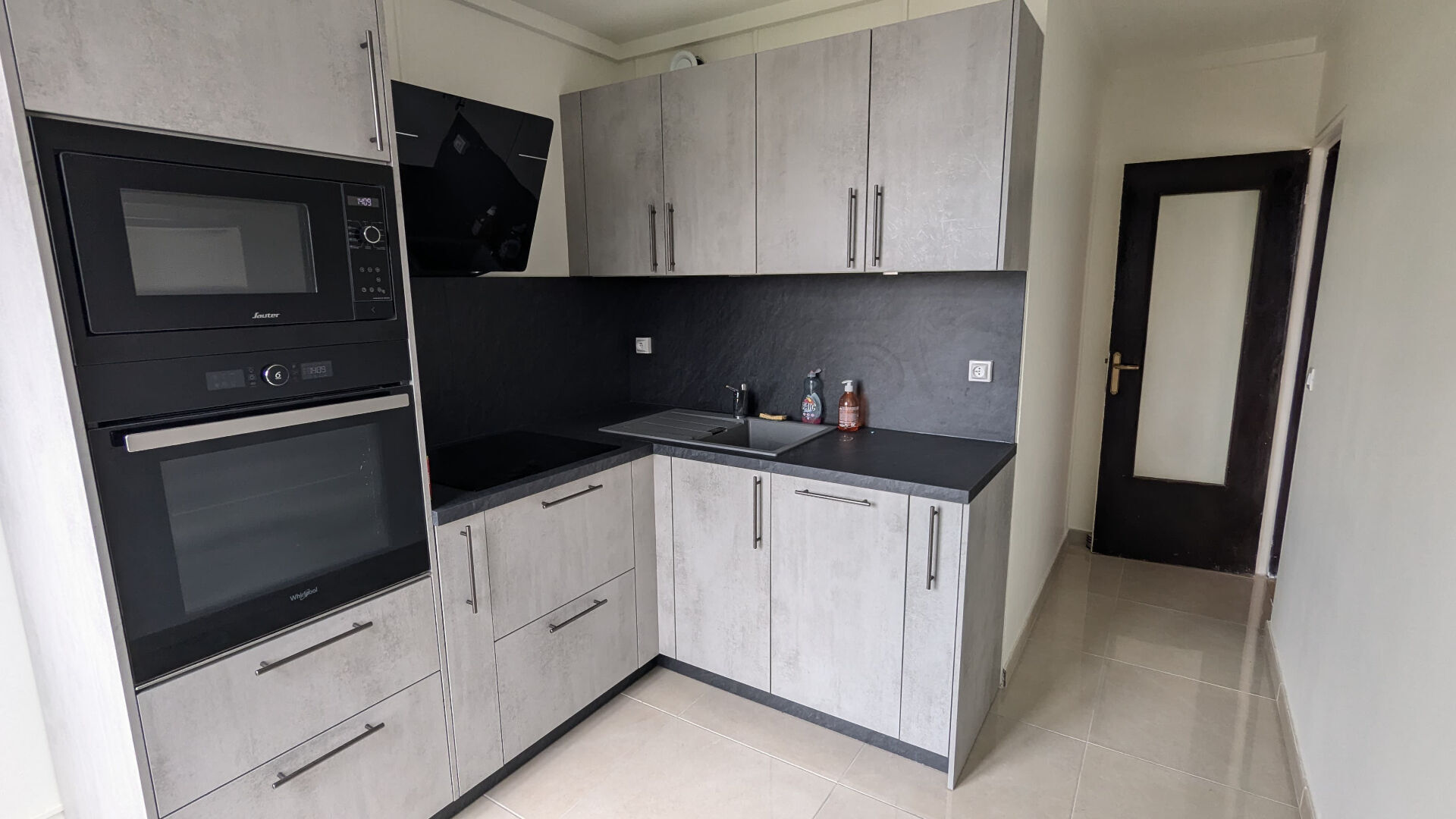 T5 Apartment - 97m² - Houilles — 5-room, 97 sqm, 3 bedrooms — photo 2