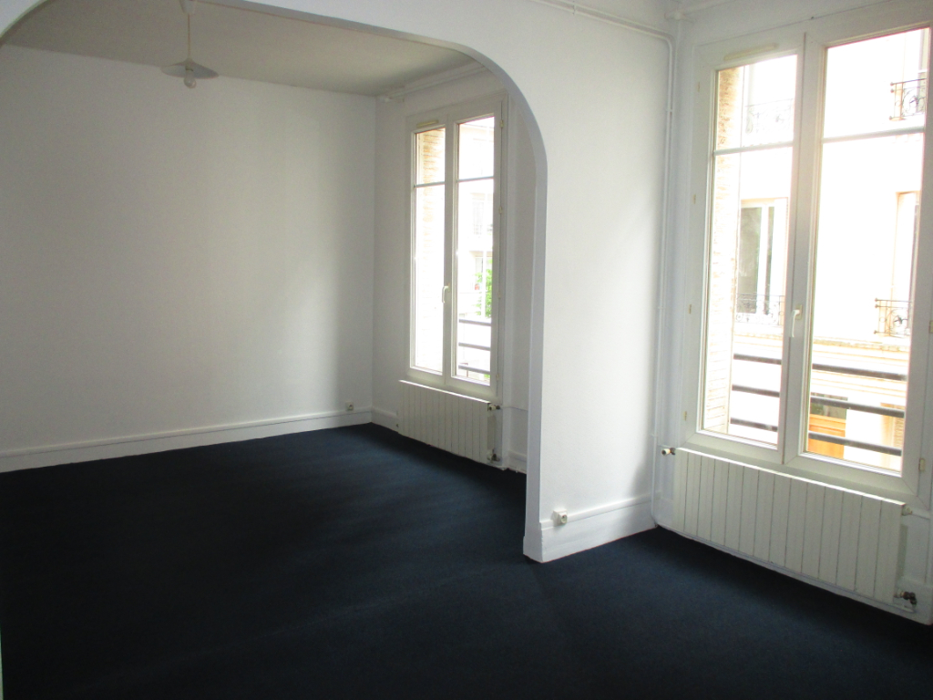 Location appartement Le Kremlin-Bicêtre - 3 pièce(s) - 42 m² - 933 € par mois ⇔ Laforêt Immobilier
