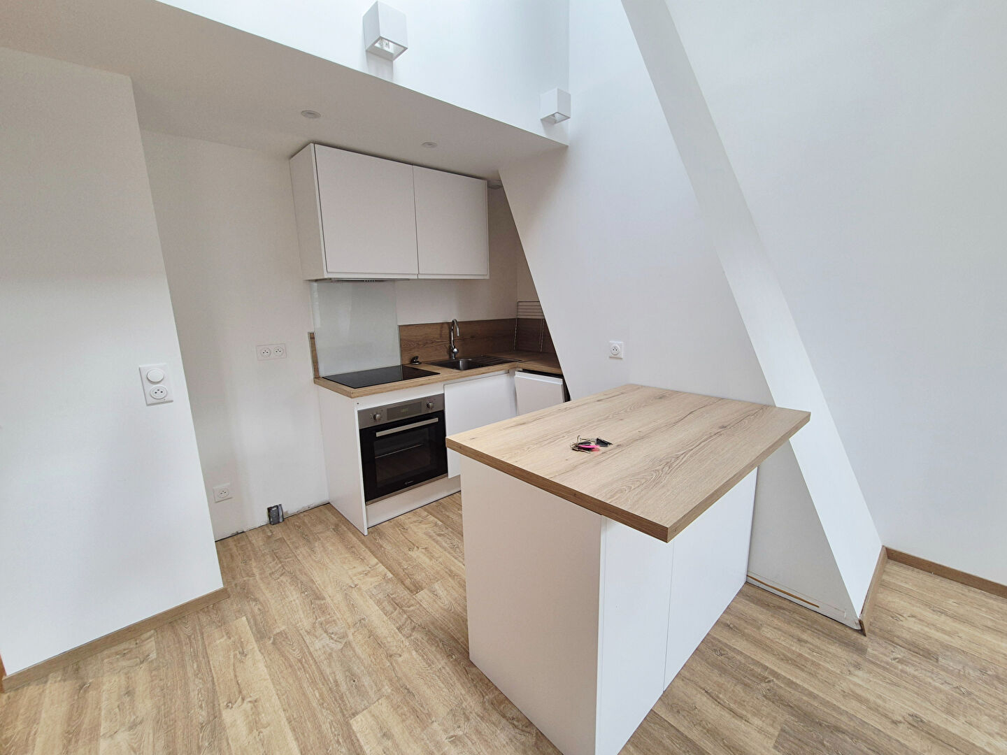 Appartement a louer  - 4 pièce(s) - 75.28 m2 - Surfyn