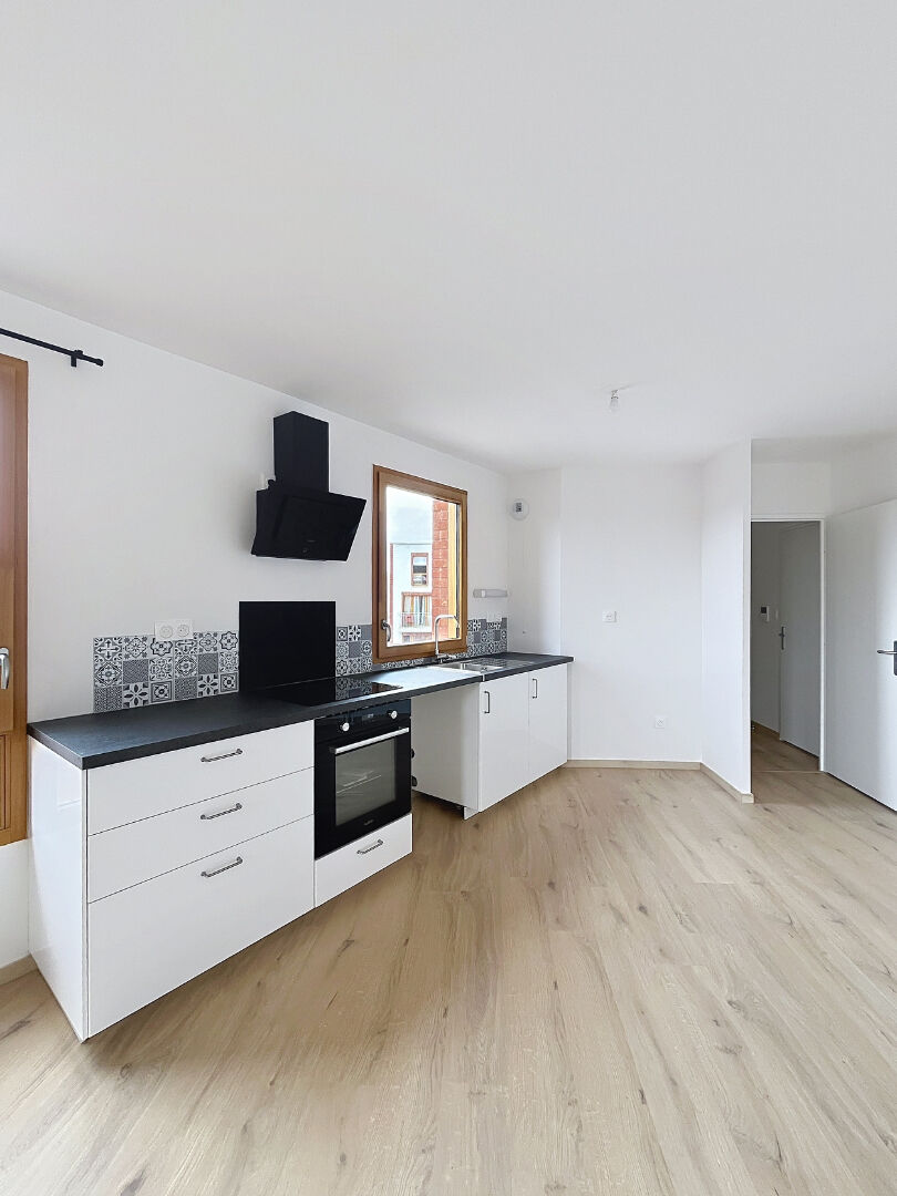 Appartement a louer  - 4 pièce(s) - 75.9 m2 - Surfyn