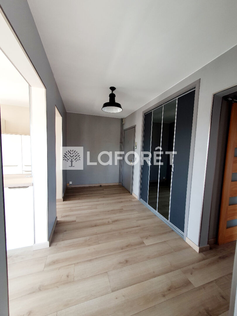 Appartement a louer  - 2 pièce(s) - 72.09 m2 - Surfyn