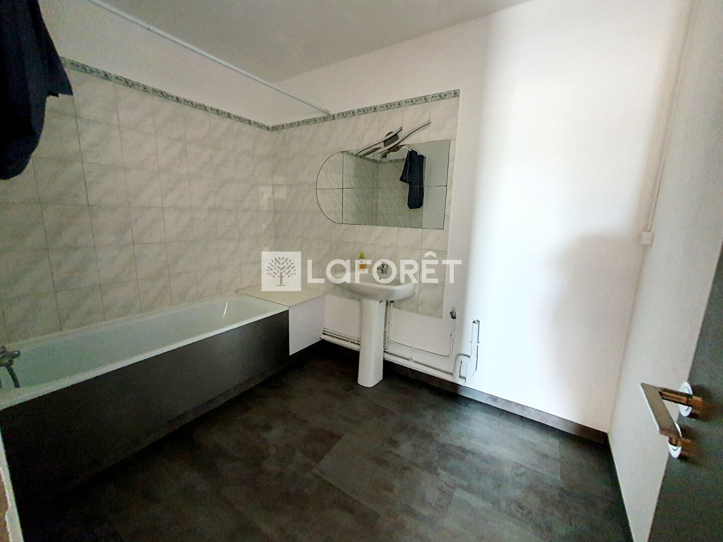 Appartement a louer  - 2 pièce(s) - 72.09 m2 - Surfyn