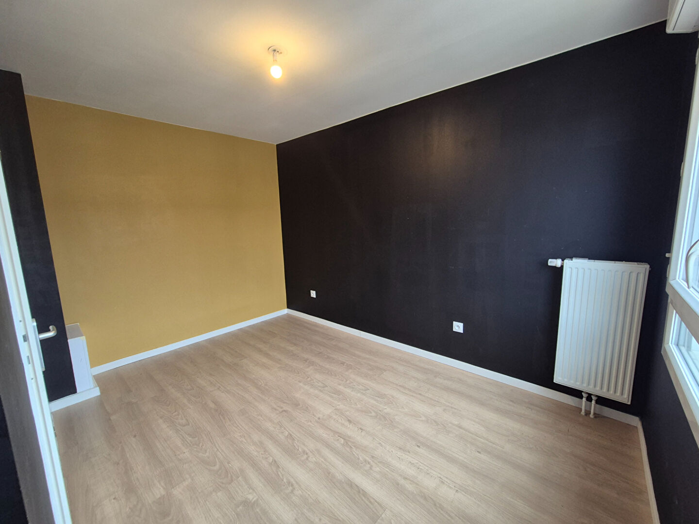 Appartement a louer  - 4 pièce(s) - 83.5 m2 - Surfyn