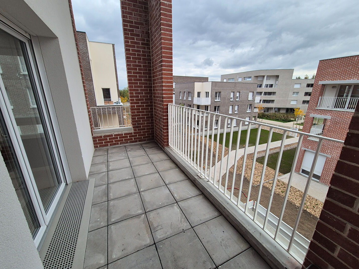 Appartement a louer  - 4 pièce(s) - 83.5 m2 - Surfyn
