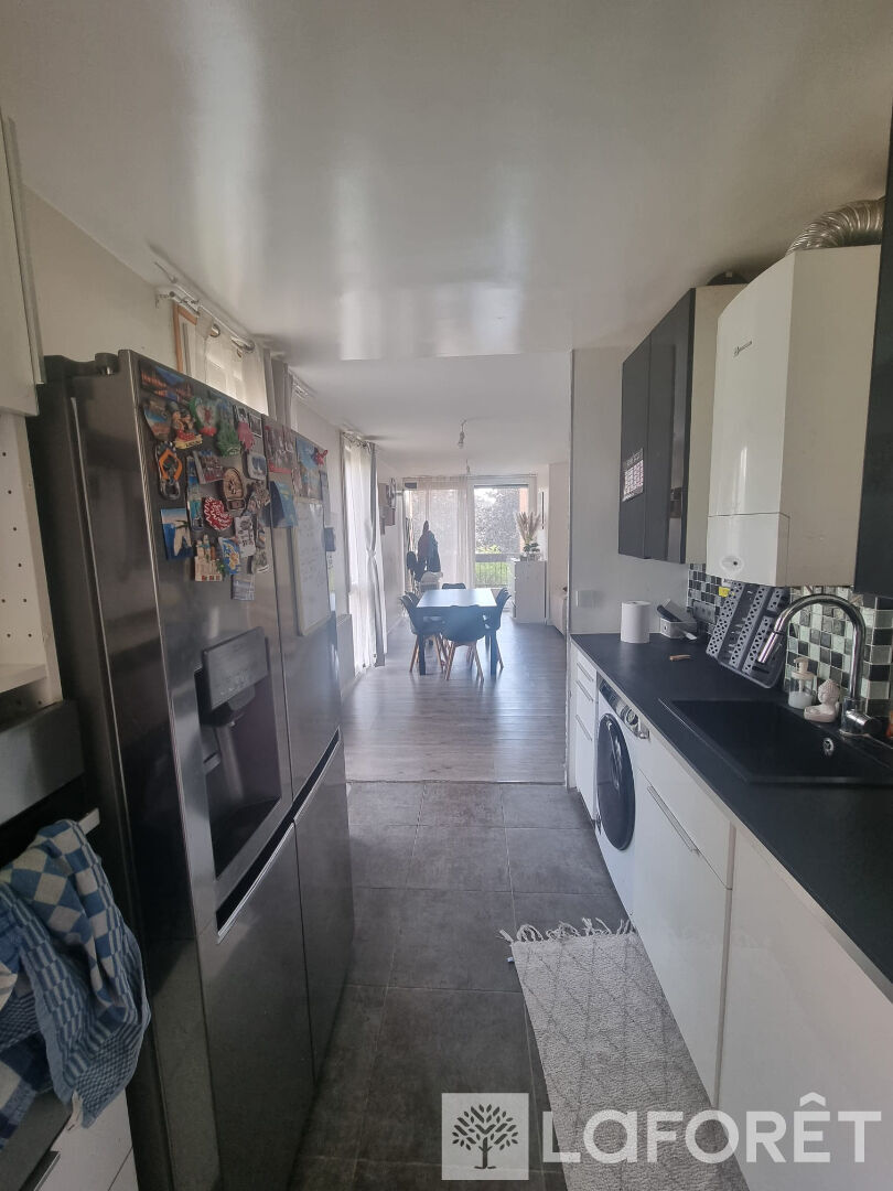Appartement T4 - 79m² - Livry-Gargan — 4 pièces, 79 m², 3 chambres — photo 3