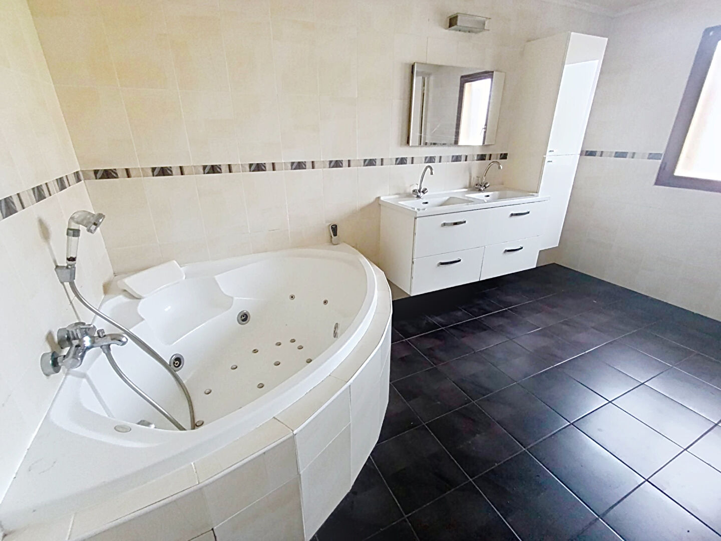 Maison T6 - 126m² - Livry-Gargan — 6 pièces, 126 m², 4 chambres — photo 10