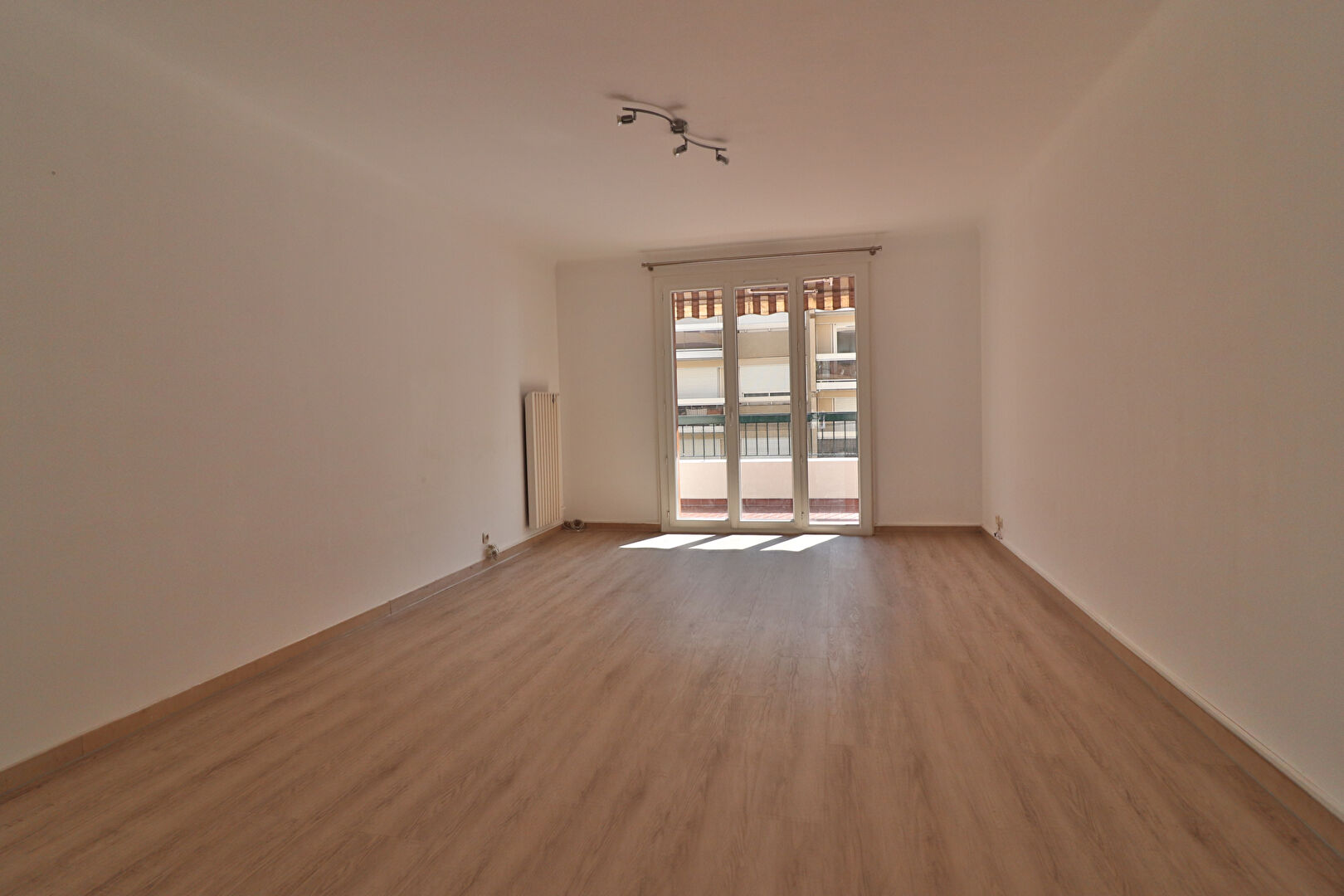 Appartement a louer marseille-1er-arrondissement - 3 pièce(s) - 68.03 m2 - Surfyn