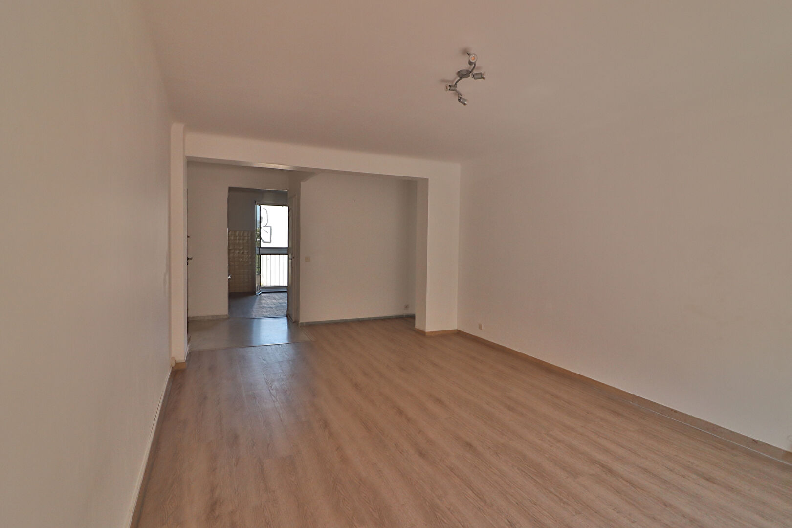 Appartement a louer marseille-1er-arrondissement - 3 pièce(s) - 68.03 m2 - Surfyn