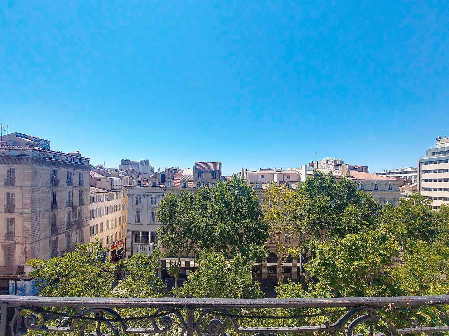 Appartement 1 pièce(s) 27 m²à louer Marseille-1er-arrondissement