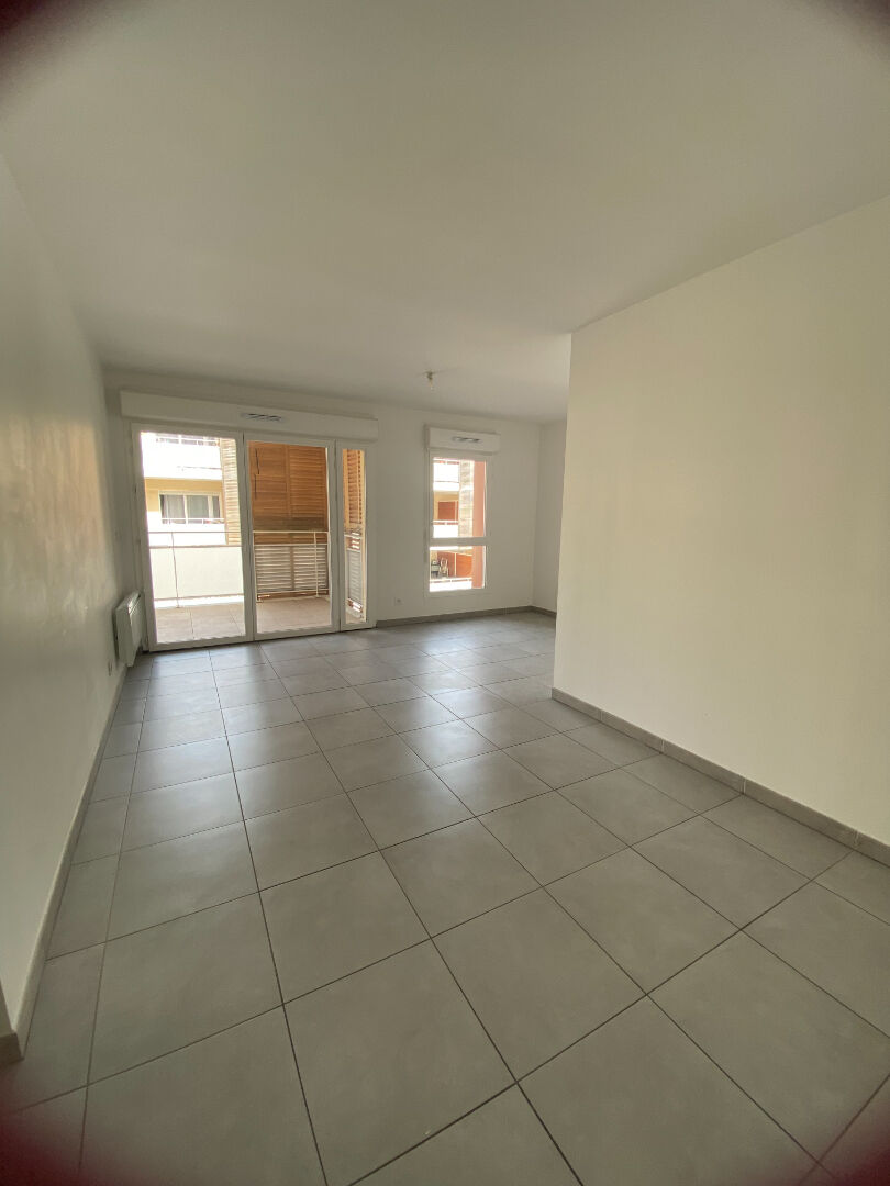 Maison à louer, 58m², Rousset