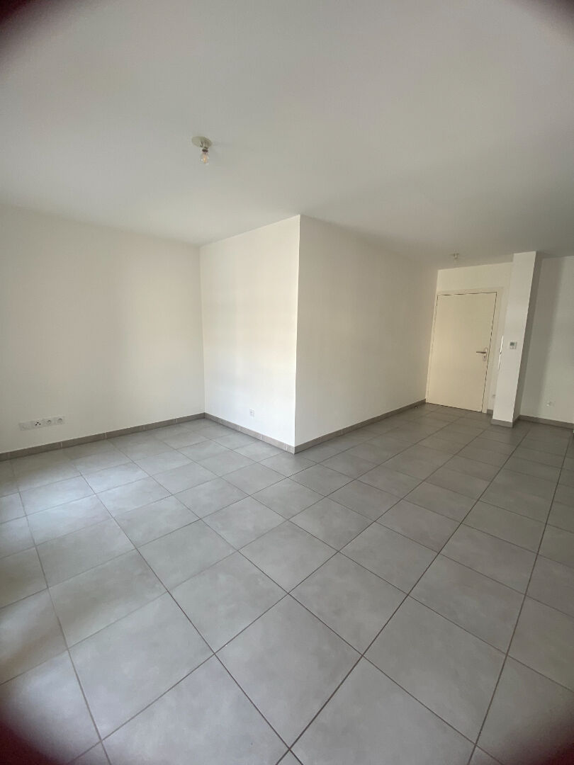 Maison à louer, 58m², Rousset