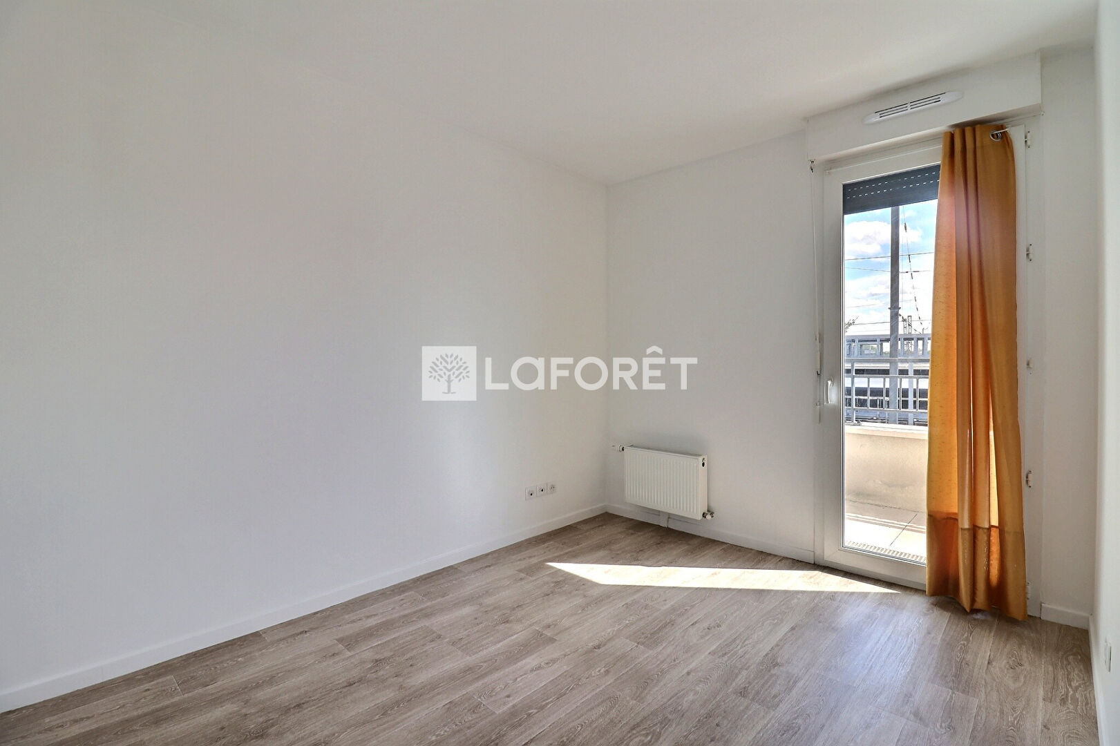 Appartement a louer saint-ouen-sur-seine - 4 pièce(s) - 78.67 m2 - Surfyn