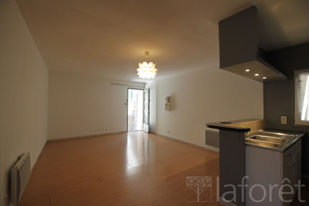 Maison à louer, 65m², Mornas