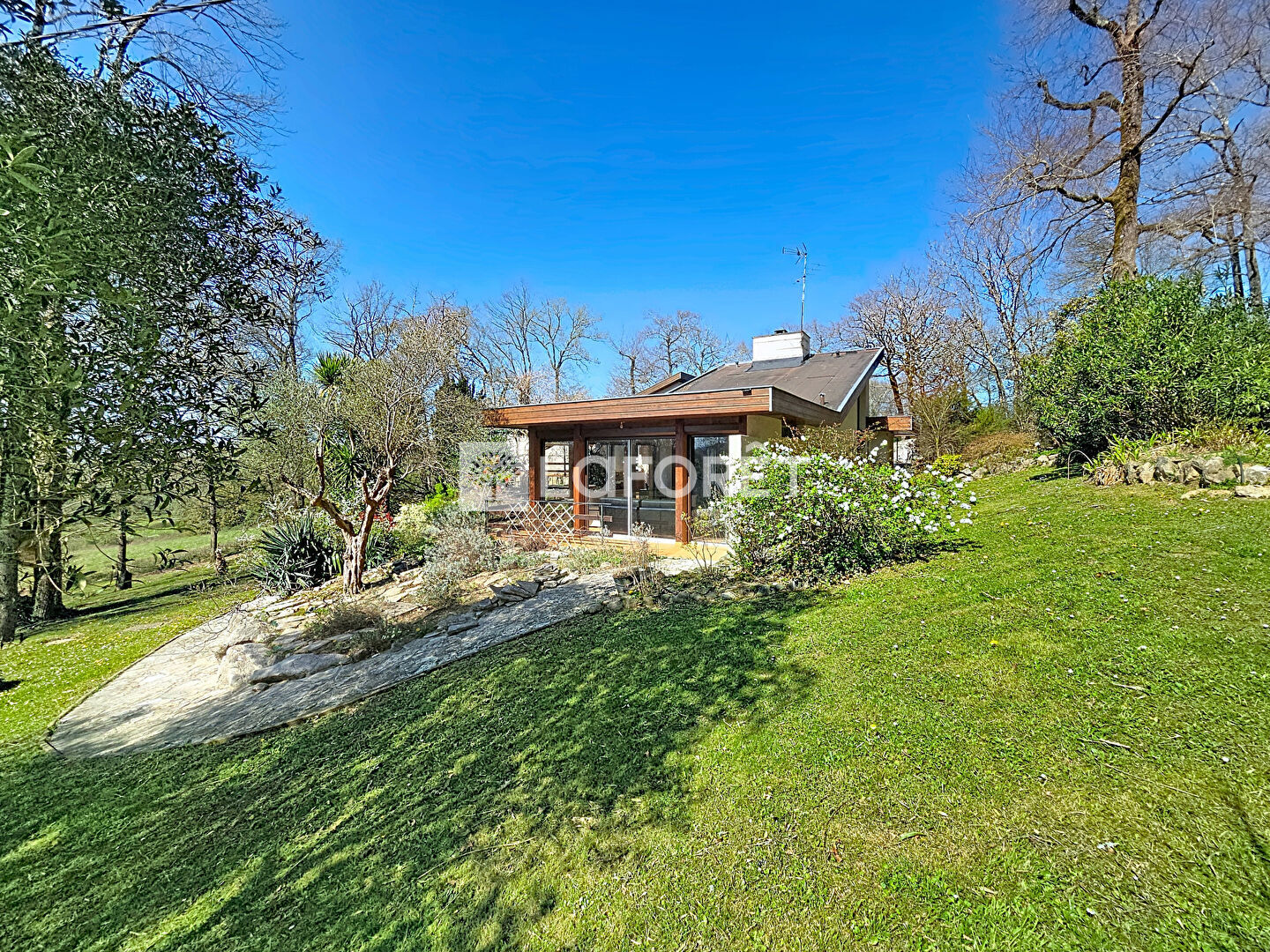 Maison à vendre, 225m², LAA MONDRANS
