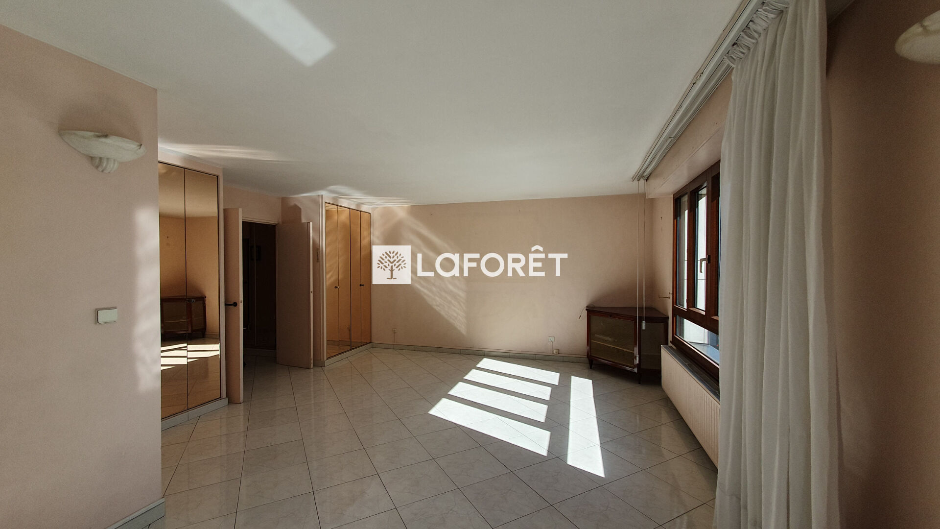 Appartement a louer paris-20e-arrondissement - 4 pièce(s) - 87.19 m2 - Surfyn