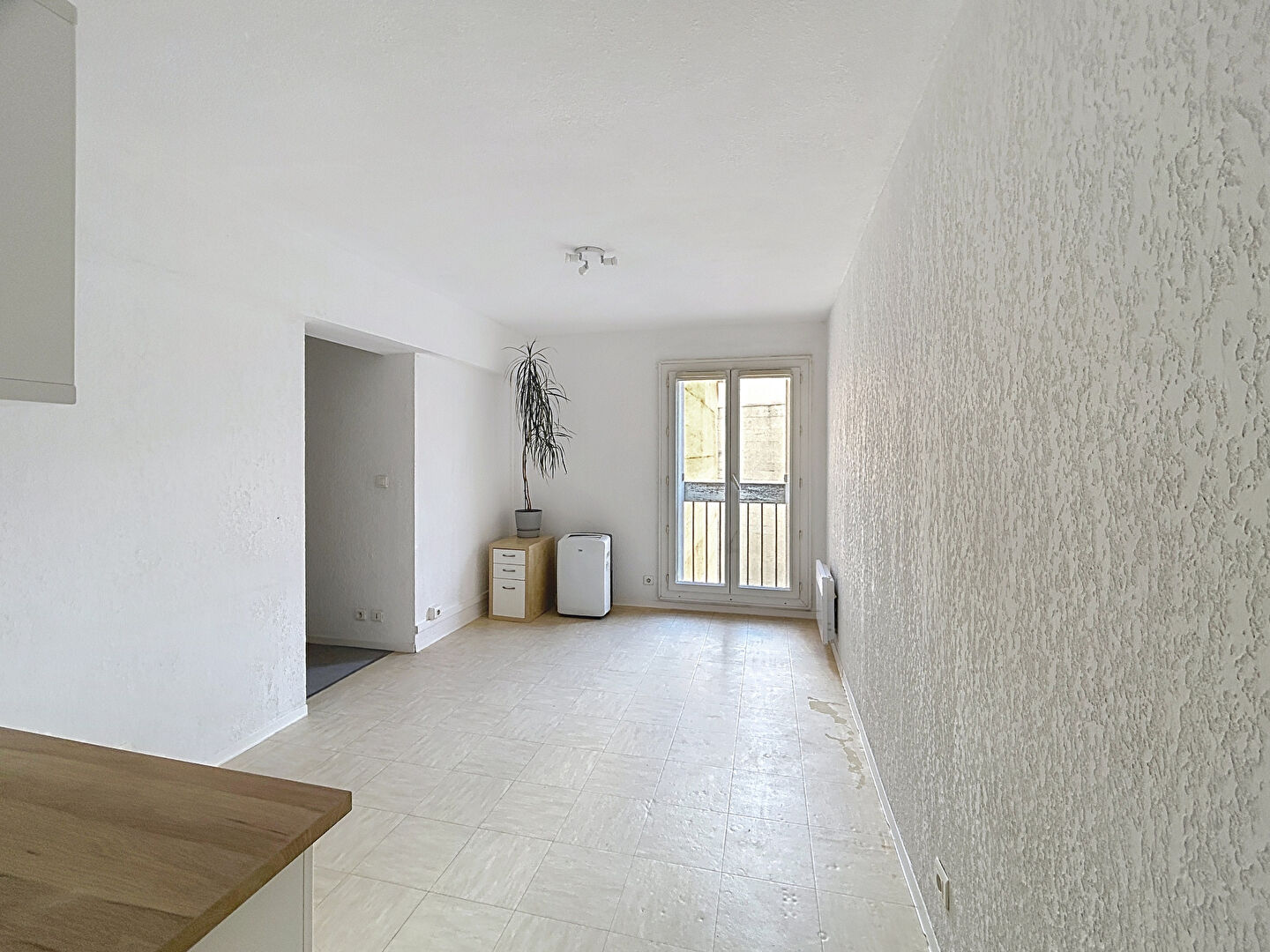 Appartement a louer salon-de-provence - 1 pièce(s) - 27.35 m2 - Surfyn