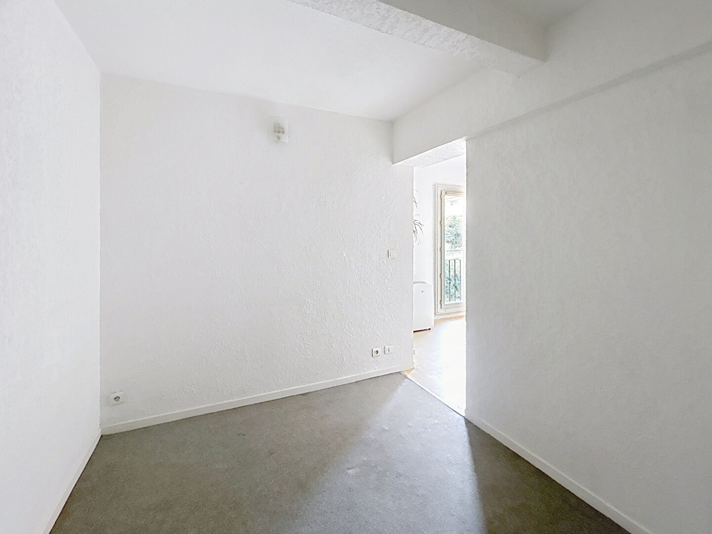 Appartement a louer salon-de-provence - 1 pièce(s) - 27.35 m2 - Surfyn