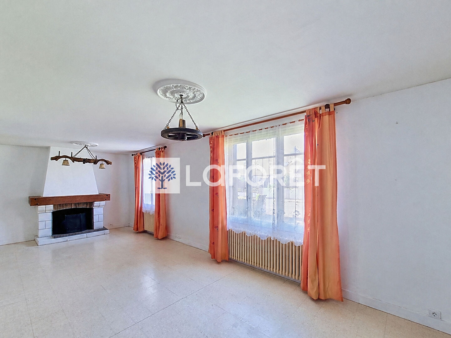 Maison à vendre, 114m², CHENOISE CUCHARMOY